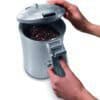 Imagine detaliată a produsului Recipient de vid pentru cafea Delonghi 5513290061. Compatibil cu mai multe modele Delonghi.